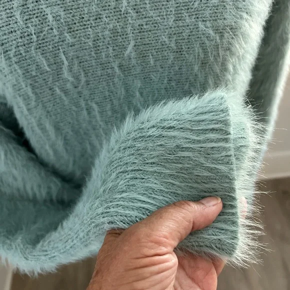 If it Were Me Fuzzy Oversized Sweater - Light Green Mint Size L Super Soft - Picture 4 of 7
